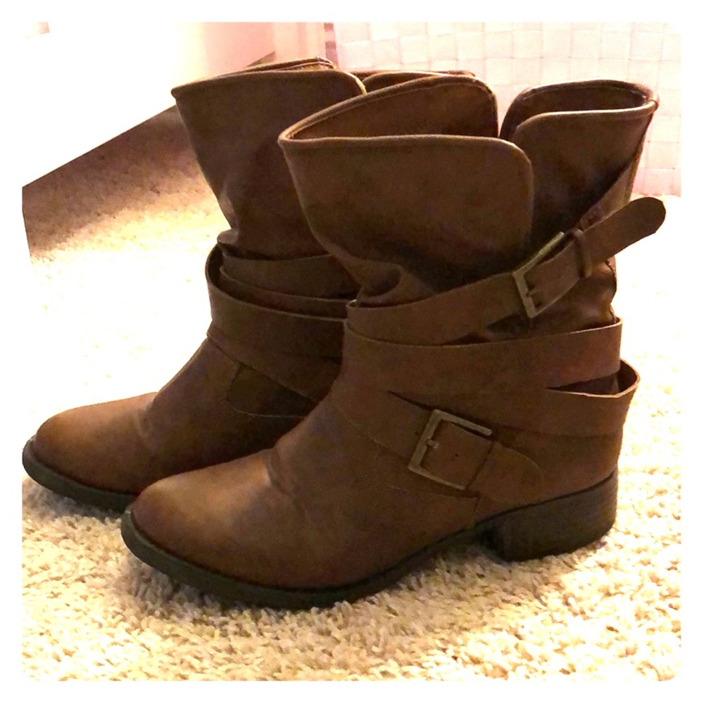 Brown moto boots